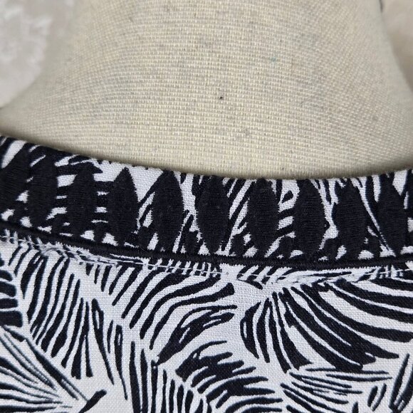 Vineyard Vines Size Small Black and White Linen Shift Dress Split Neck Short Slv - Picture 12 of 16